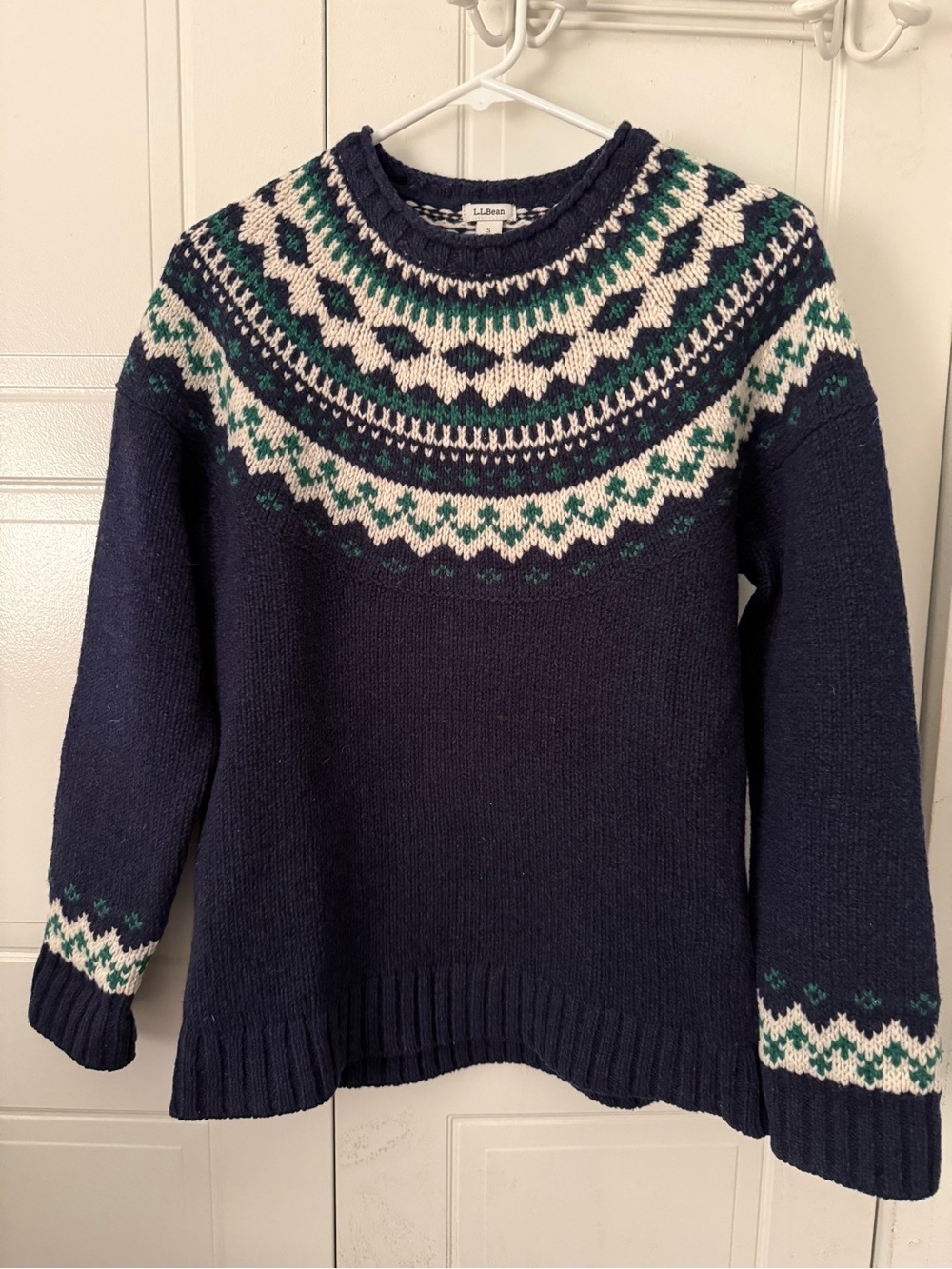 L.L. Bean Navy Crewneck wool Fair Isle Sweater size small - Picture 1 of 4